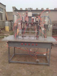 聚氨酯泡沫填縫劑罐裝發泡設備 ,門窗發泡膠設備圖片,聚氨酯泡沫填縫劑罐裝發泡設備 ,門窗發泡膠設備高清圖片 河北勝達聚氨酯發泡設備廠,